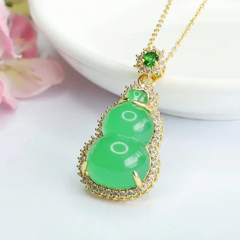 Buddha Stones Green Chalcedony Gourd Pendant BS