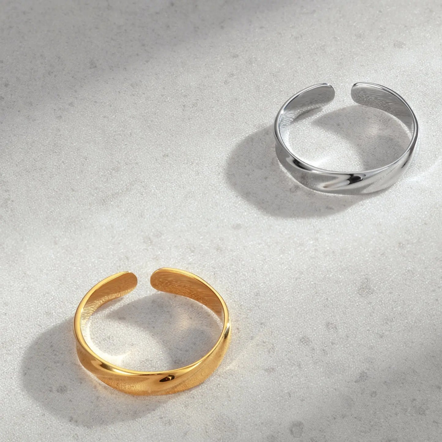 Twisted Unisize Ring Sylvian Grant