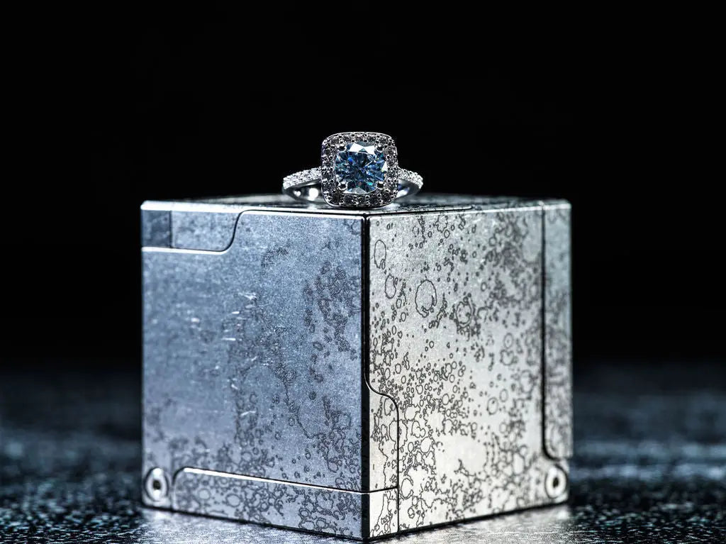 Kinetacube™ Ring Box - Fourth Limited Edition - Titan: Apollo Degrees of Freedom