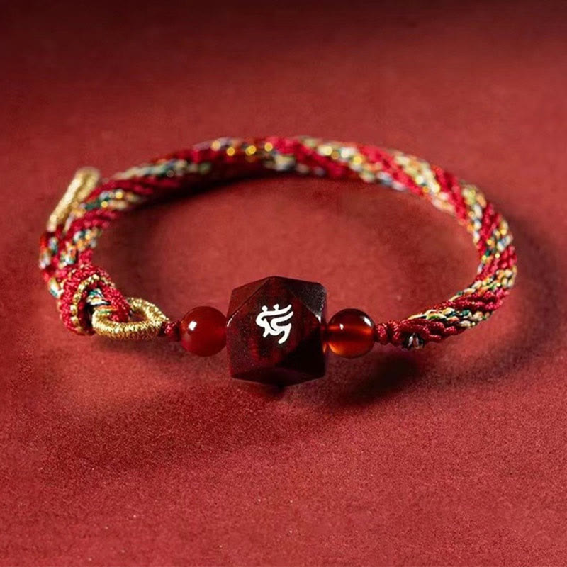 Bracelet de protection en fil rouge et bois de santal rouge avec petites feuilles et pierres de Bouddha, signe du zodiaque chinois