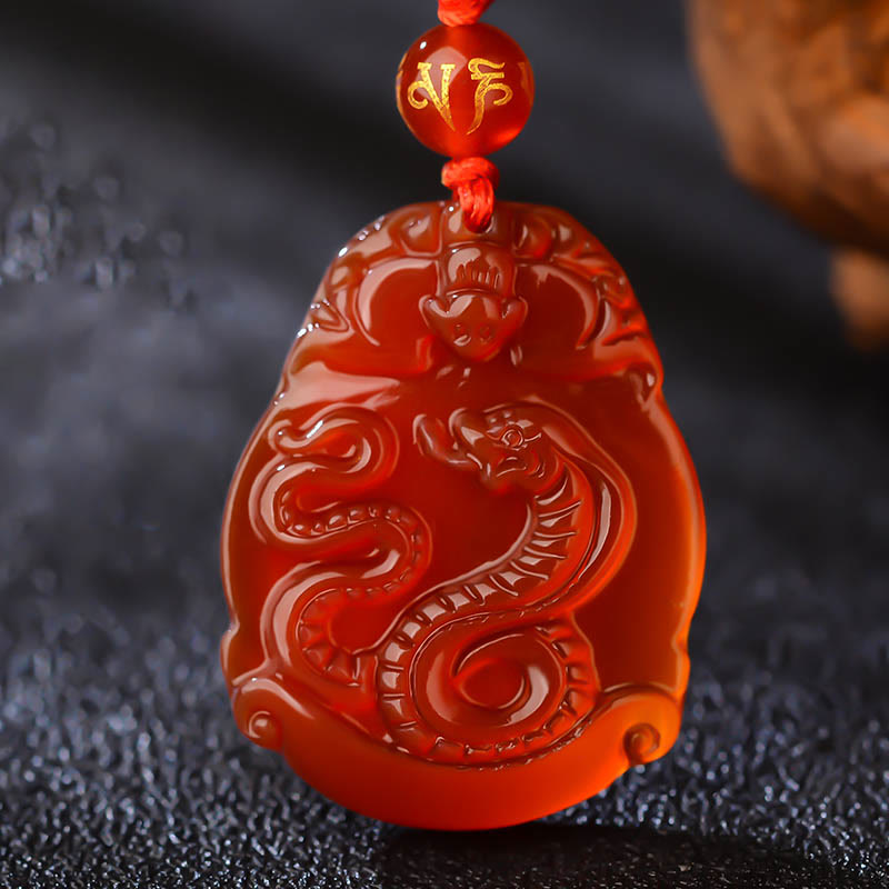 Collier pendentif calme en agate rouge avec pierres de Bouddha et signe du zodiaque chinois