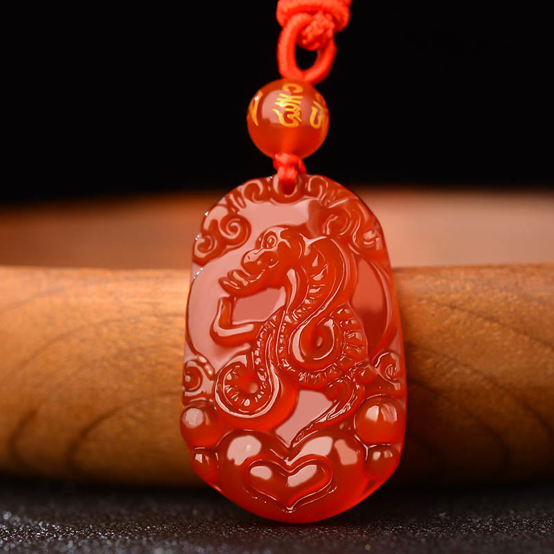 Collier pendentif porte-bonheur en agate rouge avec pierres de Bouddha et signe du zodiaque chinois