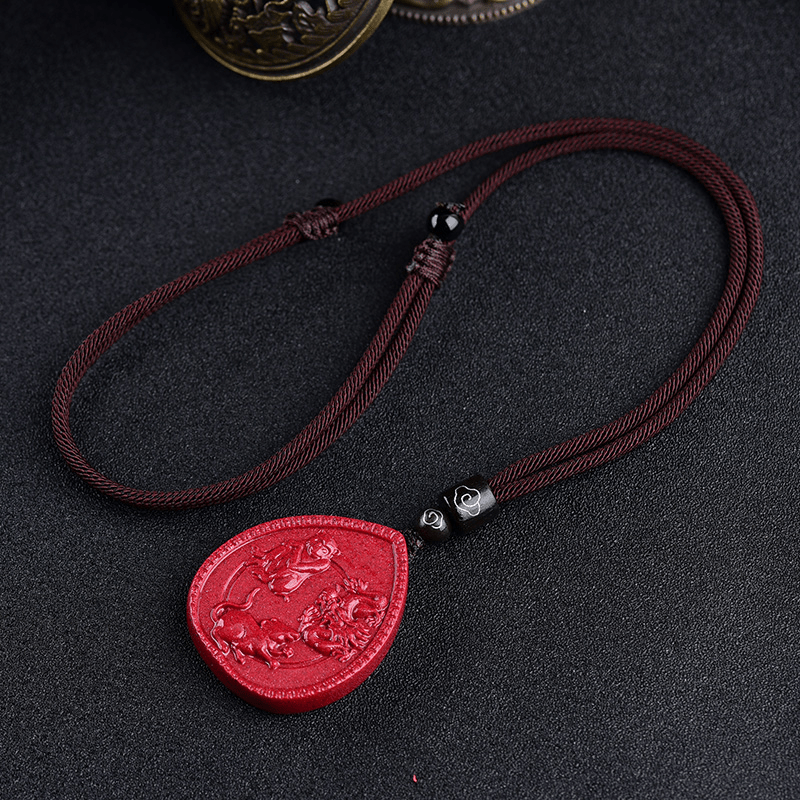 Collier pendentif bénédiction cinabre avec pierres de Bouddha et signe du zodiaque chinois