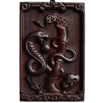 Collier pendentif calme en bois de santal rouge avec petites feuilles du zodiaque chinois et pierres de Bouddha