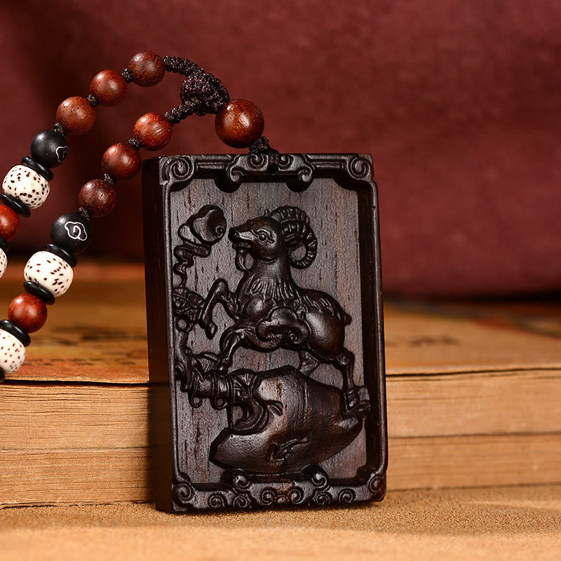 Collier pendentif calme en bois de santal rouge avec petites feuilles du zodiaque chinois et pierres de Bouddha