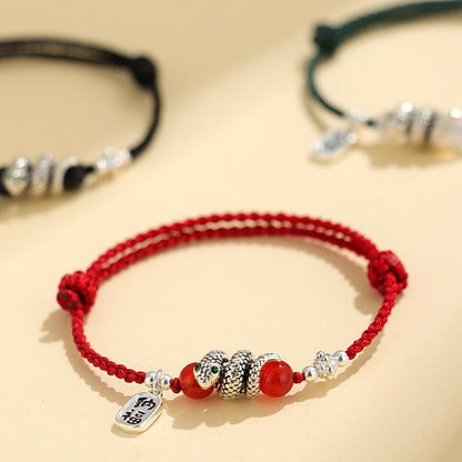 Bracelet porte-bonheur en fil rouge avec pierres de Bouddha et caractère Fu, année du serpent