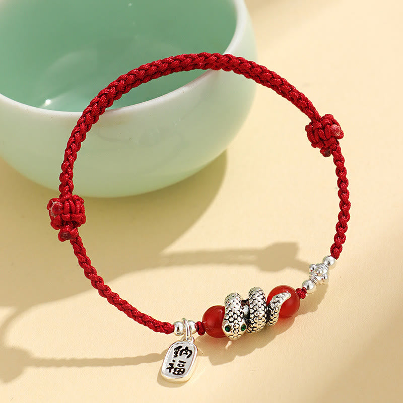 Bracelet porte-bonheur en fil rouge avec pierres de Bouddha et caractère Fu, année du serpent