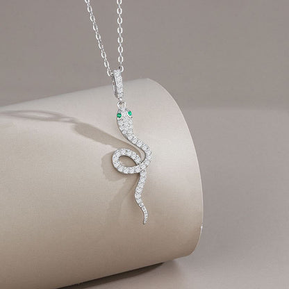 Collier pendentif de protection et de bénédiction en argent sterling 925 avec pierres de Bouddha, année du serpent aux yeux verts 