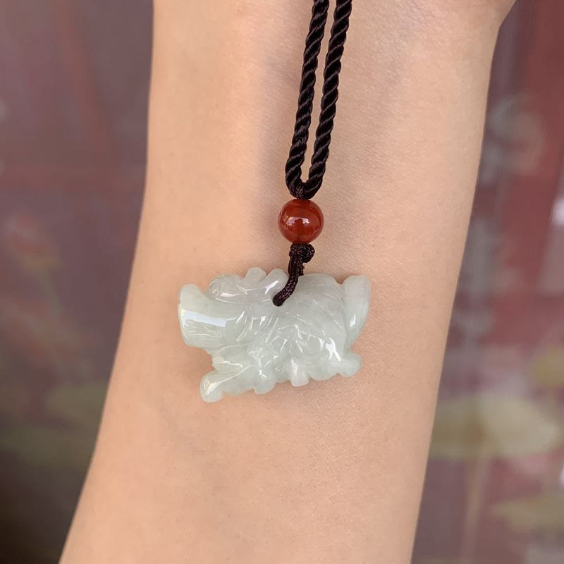 Collier pendentif porte-bonheur en jade naturel avec pierres de Bouddha et zodiaque chinois