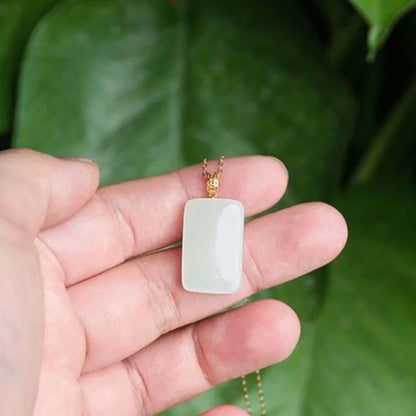Collier pendentif en argent et jade Hetian avec pierres de Bouddha
