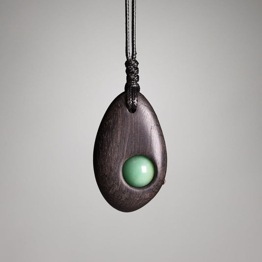 Collier pendentif en aventurine verte et bois d'ébène avec pierres de Bouddha, paix et calme 