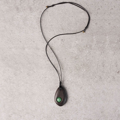 Collier pendentif en aventurine verte et bois d'ébène avec pierres de Bouddha, paix et calme 