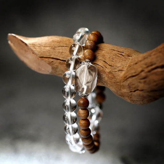 Bracelet de guérison et de calme multicouches en bois d'agar et cristal blanc de Bouddha 