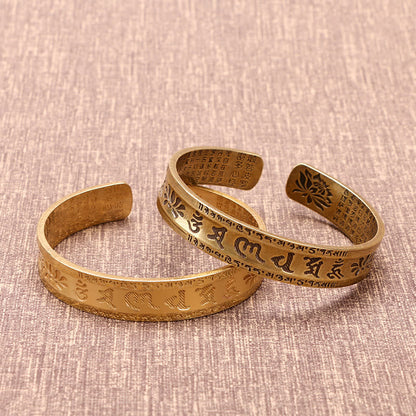 Bracelet manchette en cuivre avec six mots authentiques « om mani padme hum » et « sūtra du cœur », symbole de la paix et du lotus