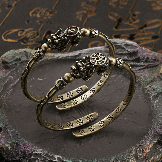 Bracelet porte-bonheur en cuivre avec pierres de Bouddha Pi Xiu et lingot de pièce de monnaie