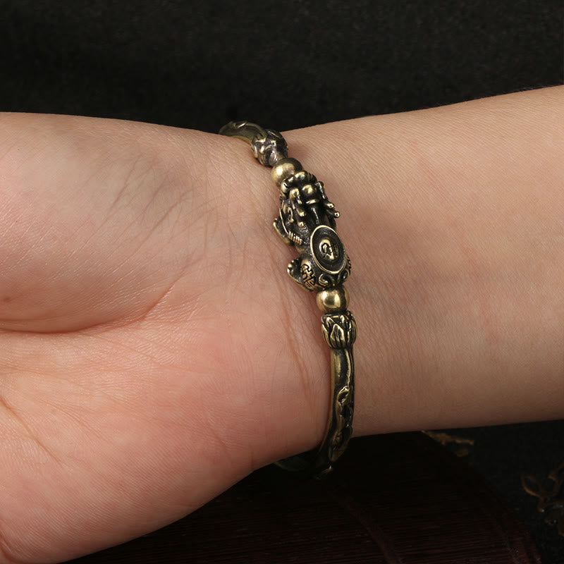 Bracelet porte-bonheur en cuivre avec pierres de Bouddha Pi Xiu et lingot de pièce de monnaie