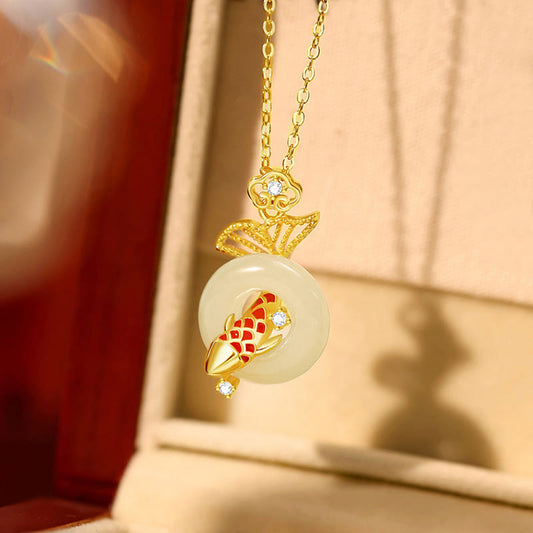 Collier avec pendentif porte-bonheur en jade Hetian naturel en argent sterling 925 plaqué or, motif poisson koï