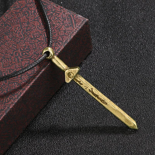 Collier pendentif vintage en cuivre avec épée et équilibre Yin Yang en pierres de Bouddha 