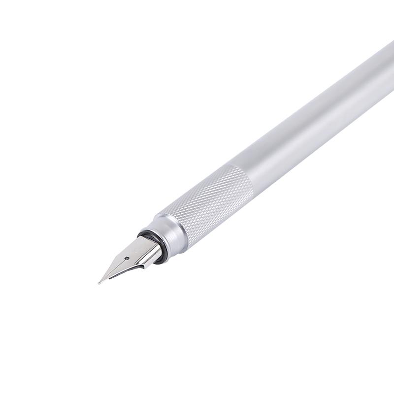 Stylo plume minimaliste en métal