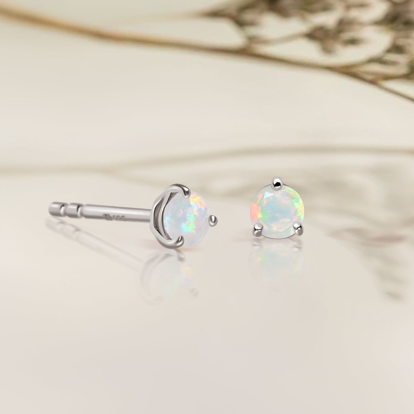 Boucles d'oreilles rondes en opale - Pierre de naissance d'octobre