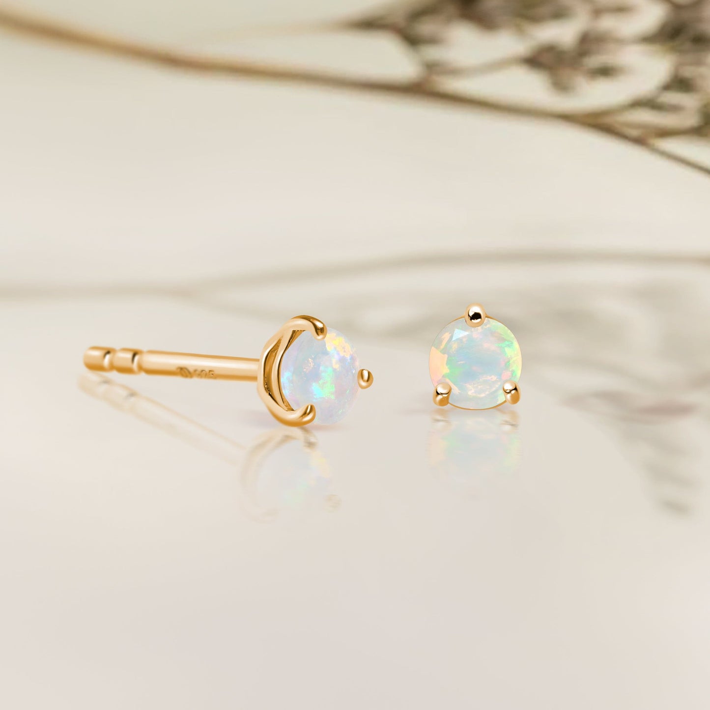 Boucles d'oreilles rondes en opale - Pierre de naissance d'octobre