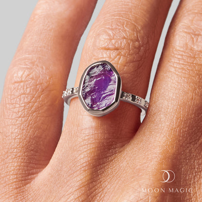 Bague en cristal brut – Améthyste hypnotique