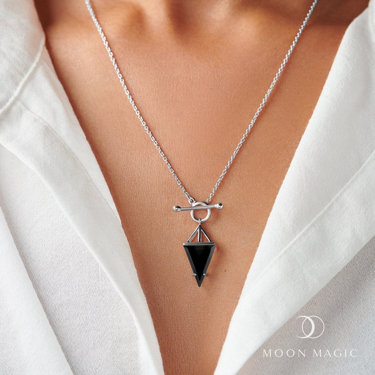 Collier en obsidienne noire - Héroïne T Lock