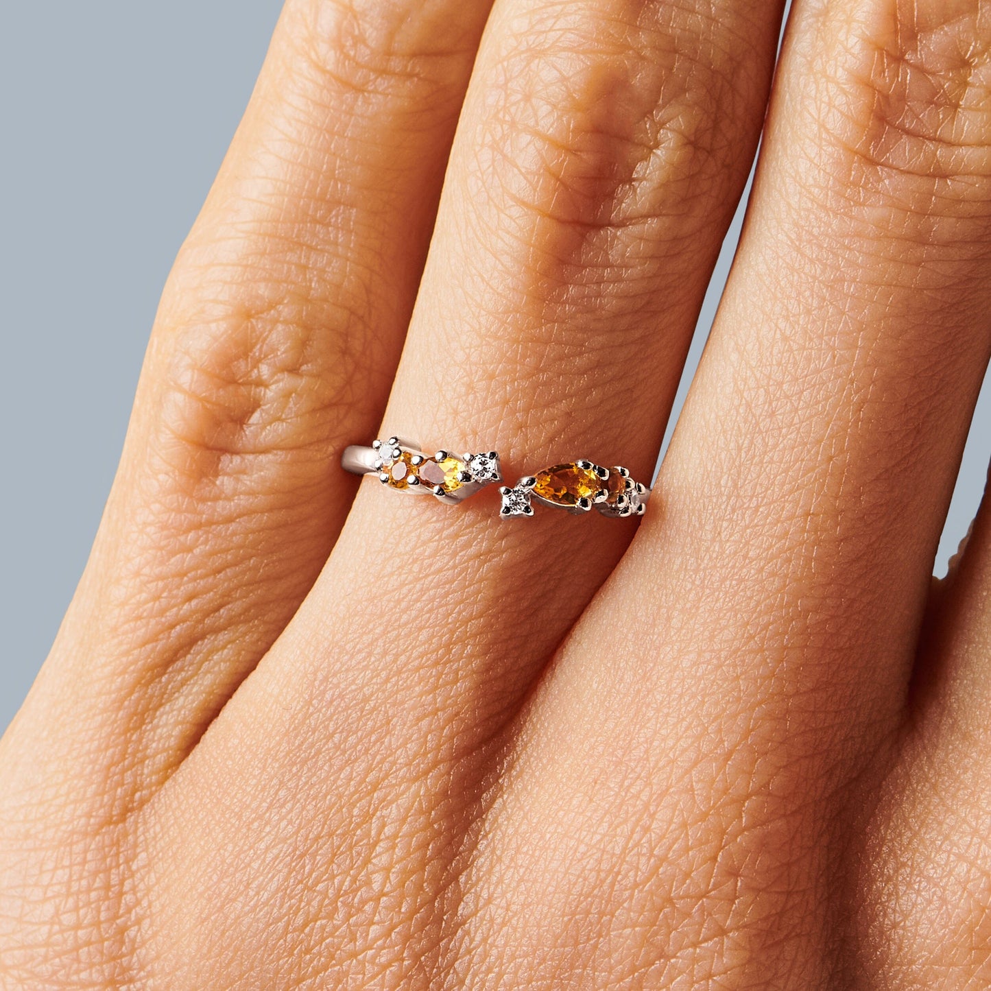 Bague ajustable en citrine Flourish – Pierre de naissance de novembre