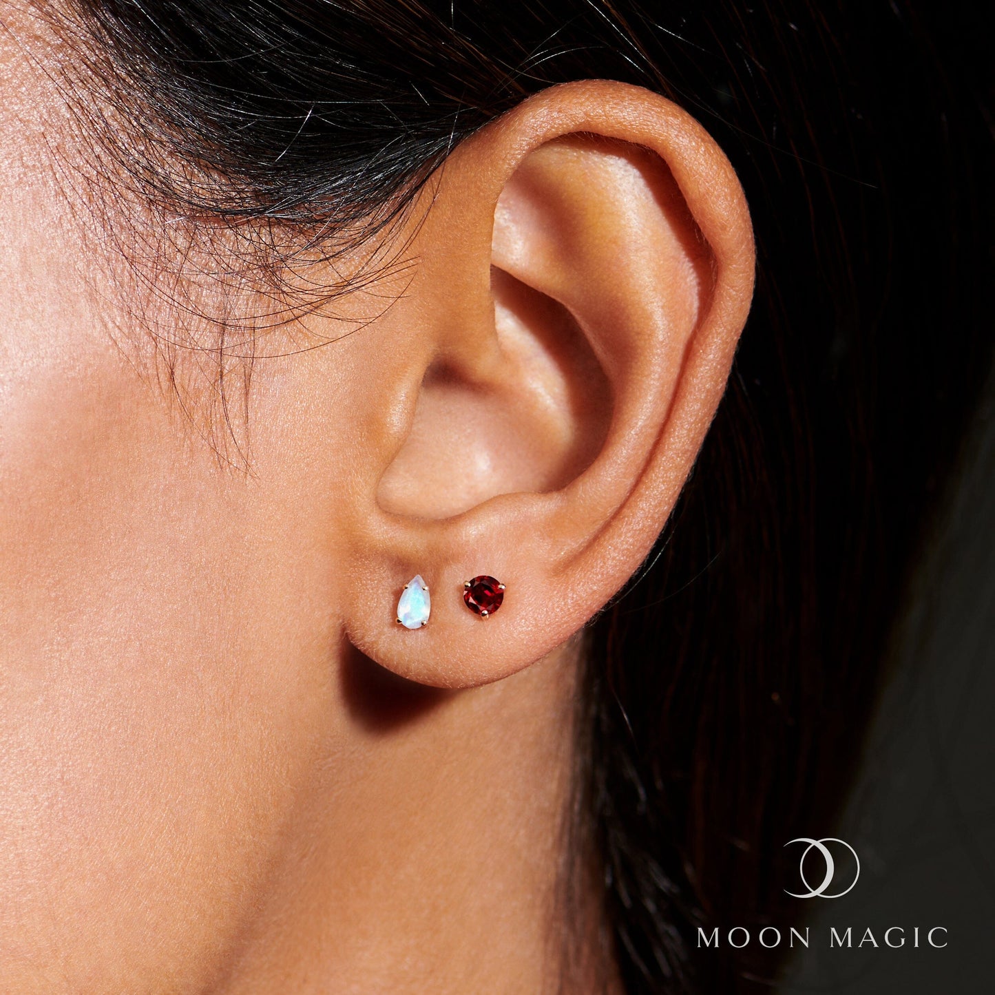 Clous d'oreilles ronds et en forme de larme en pierre de lune grenat