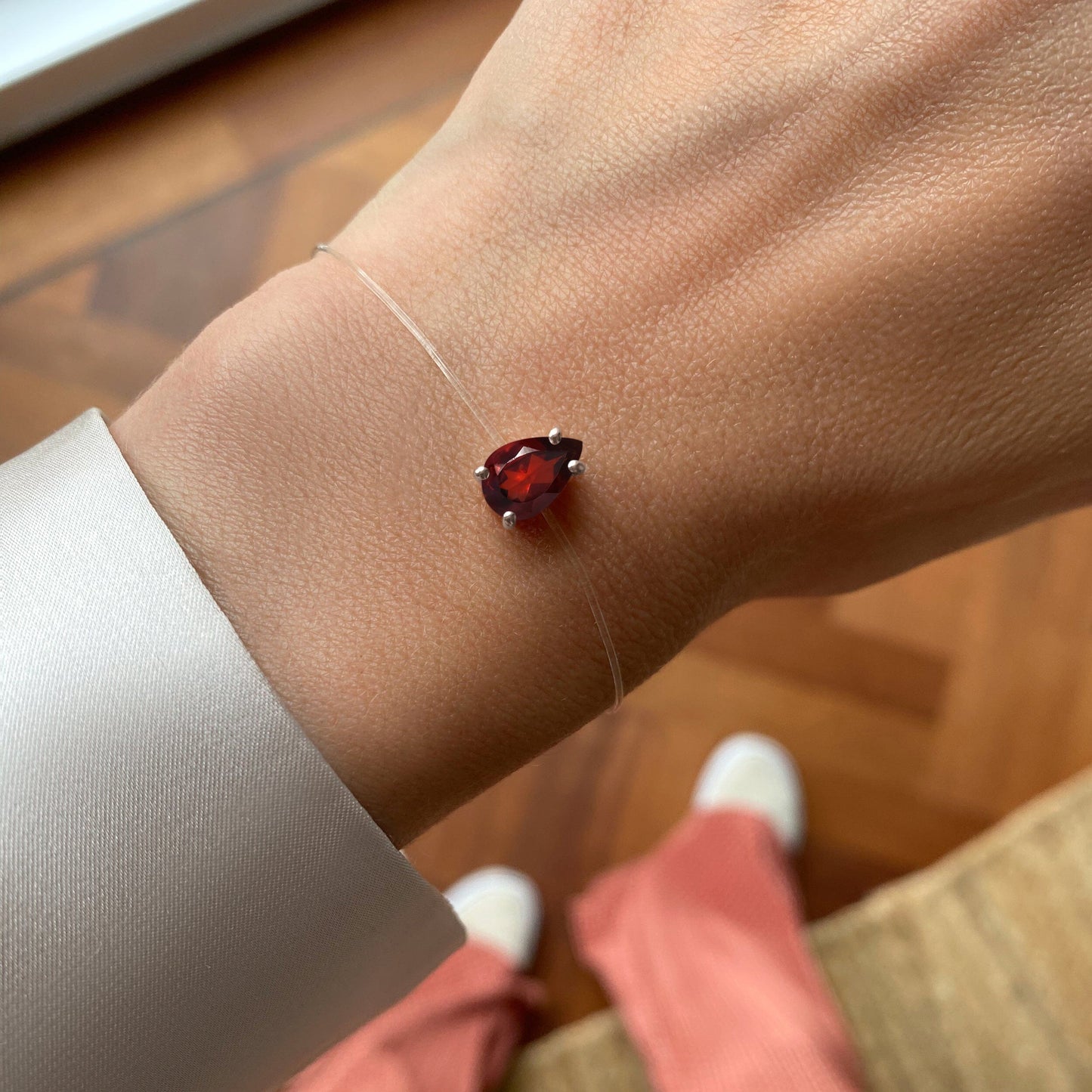 Bracelet grenat flottant - Pierre de naissance de janvier