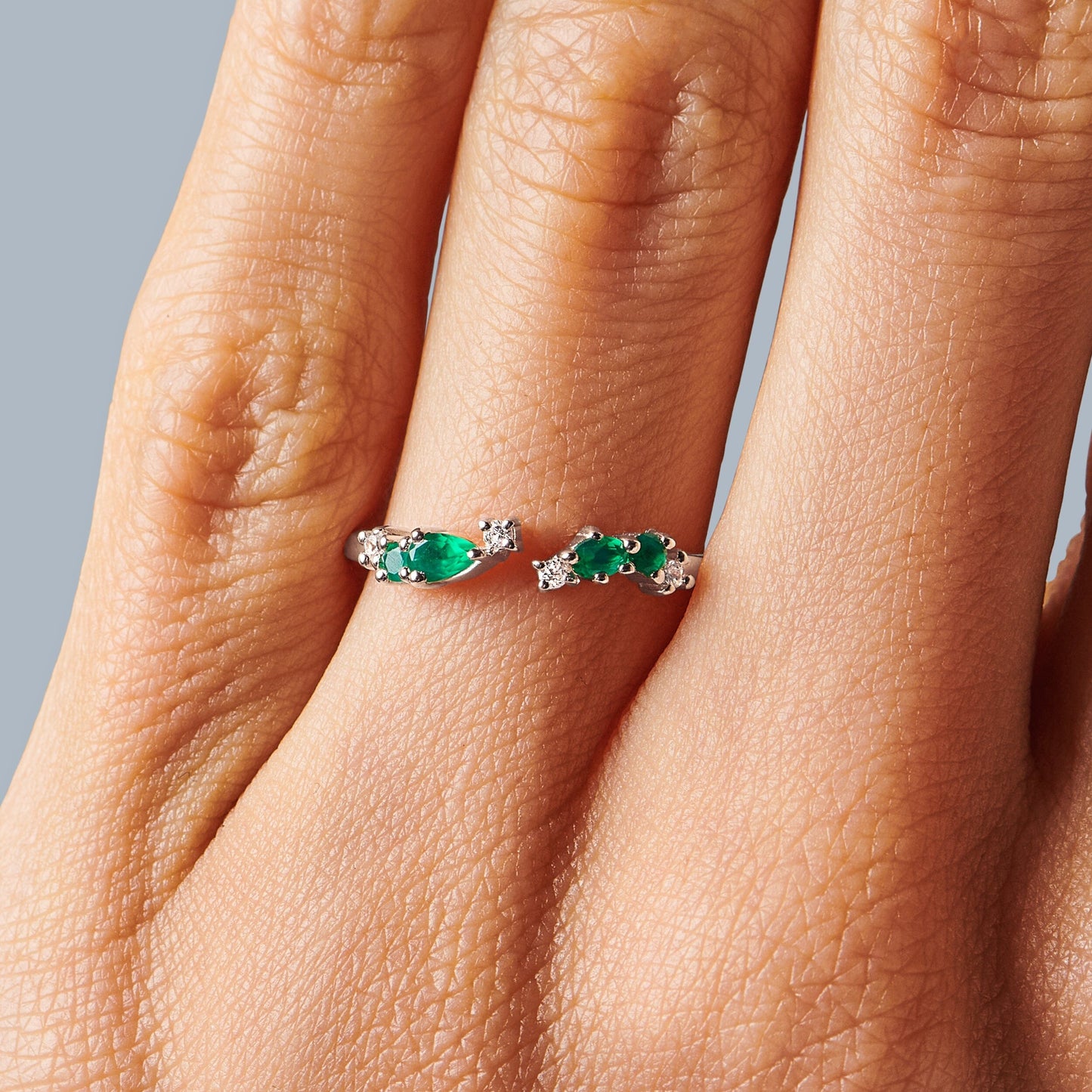 Bague ajustable en onyx vert Flourish – Pierre de naissance de mai