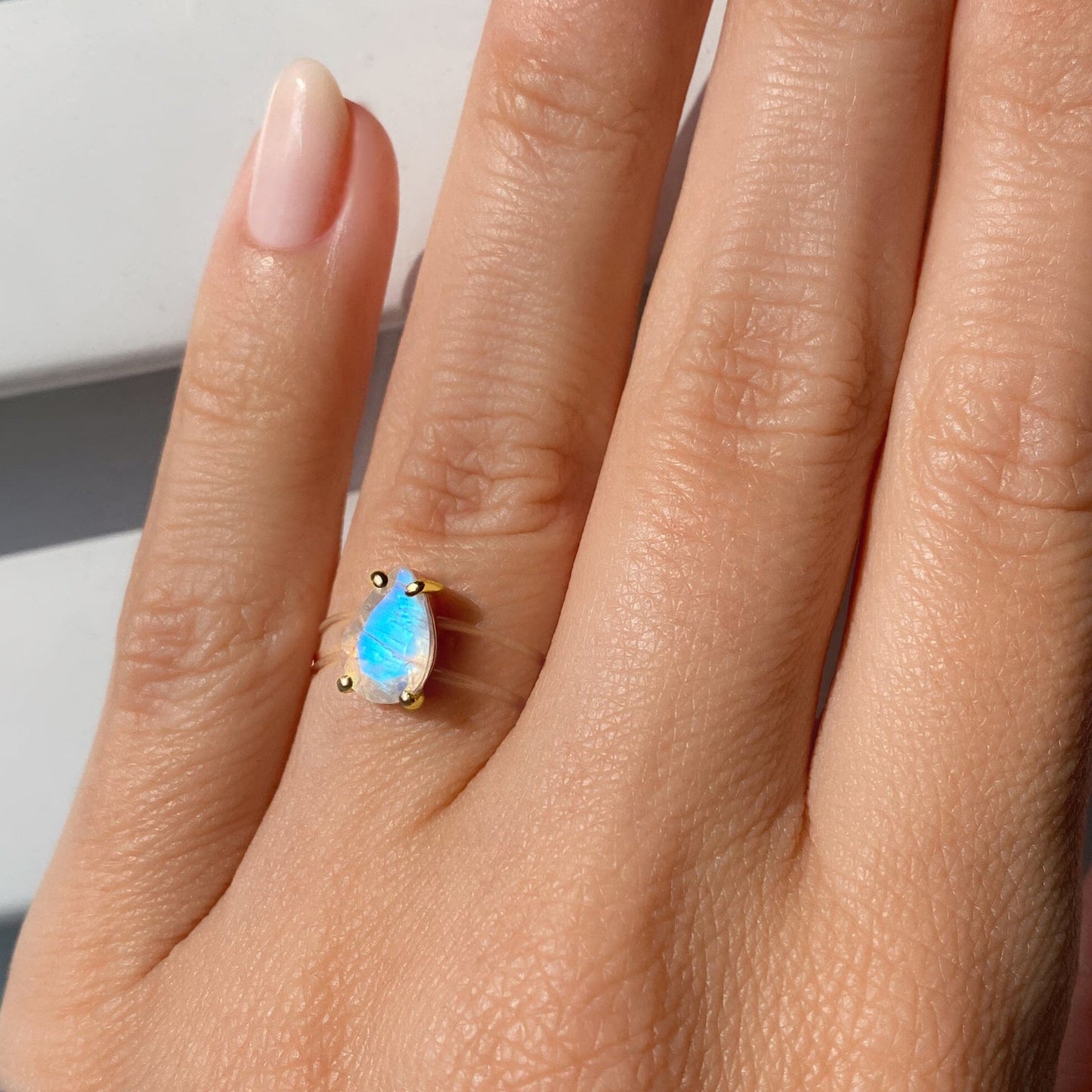 Bague en pierre de lune flottante - Pierre de naissance de juin