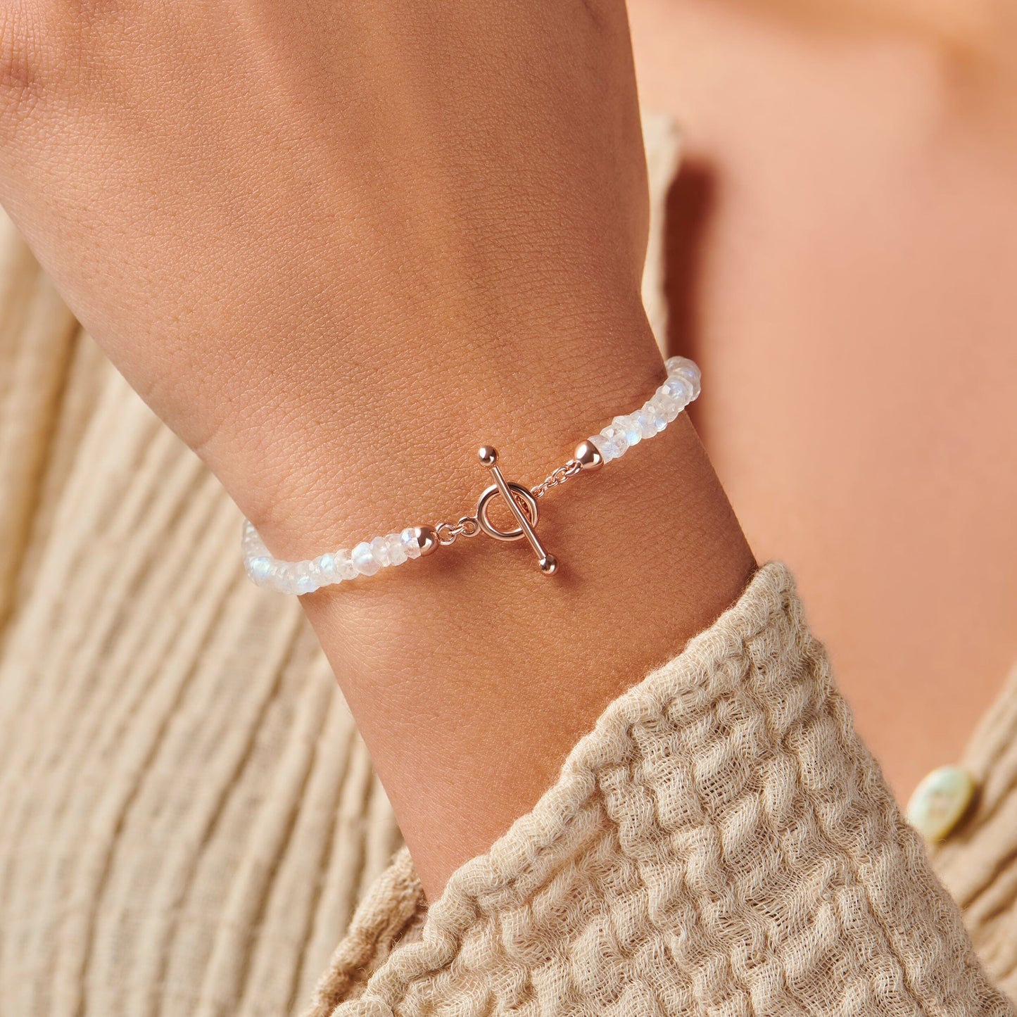 Bracelet de perles en pierre de lune arc-en-ciel avec fermoir en T - Augmentez vos vibrations