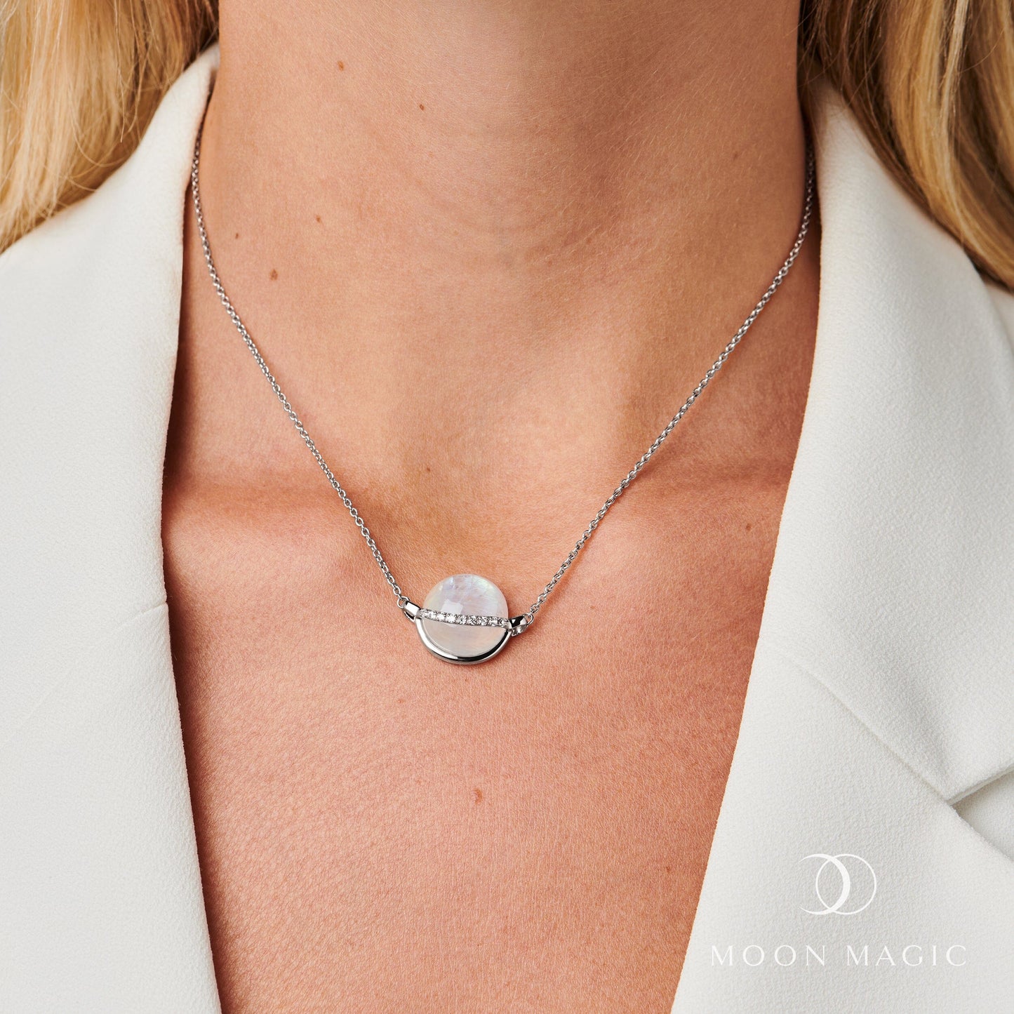 Collier Spirit en pierre de lune - Univers