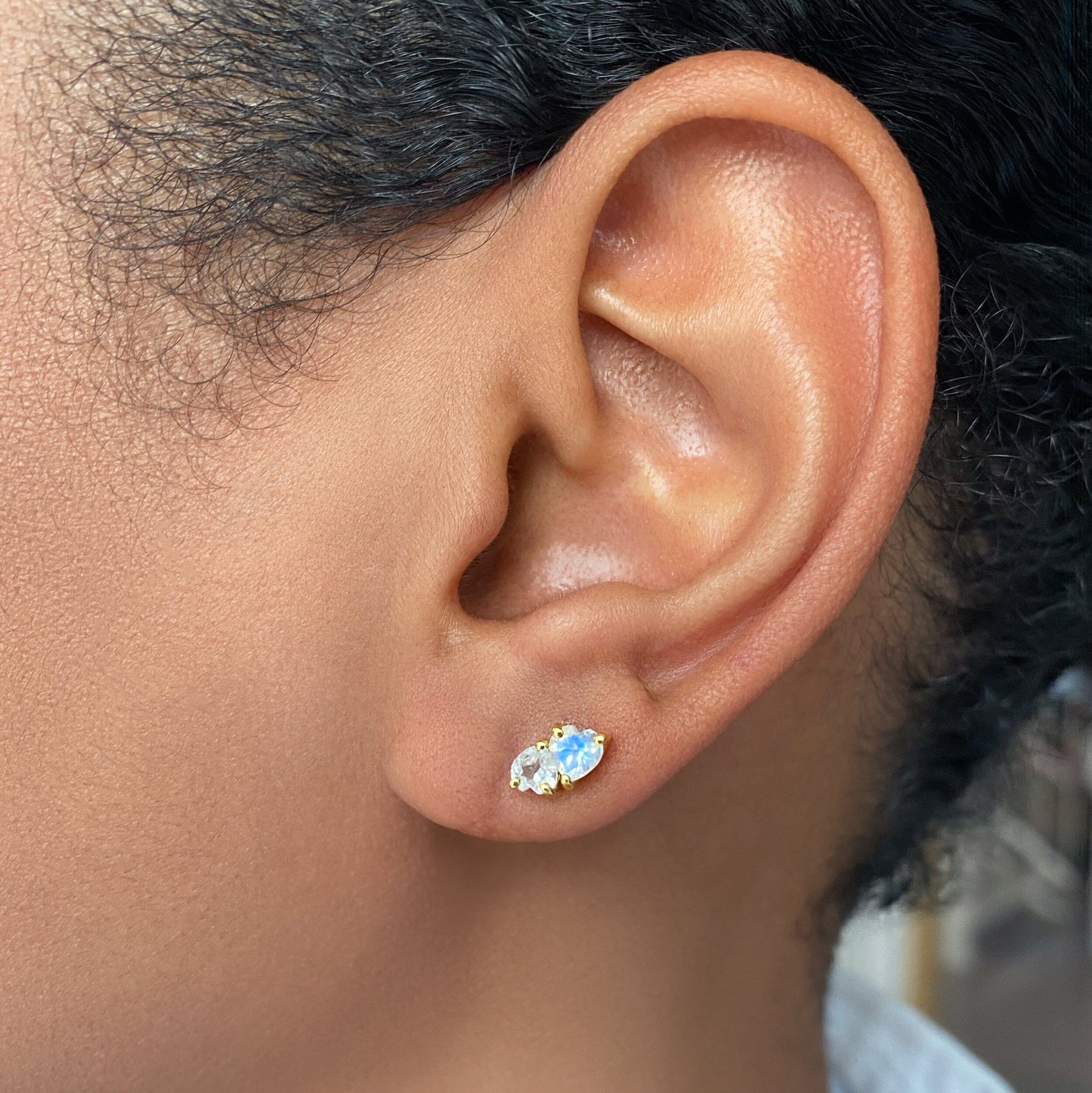Boucles d'oreilles en pierre de lune et zircon blanc - Cœurs flottants