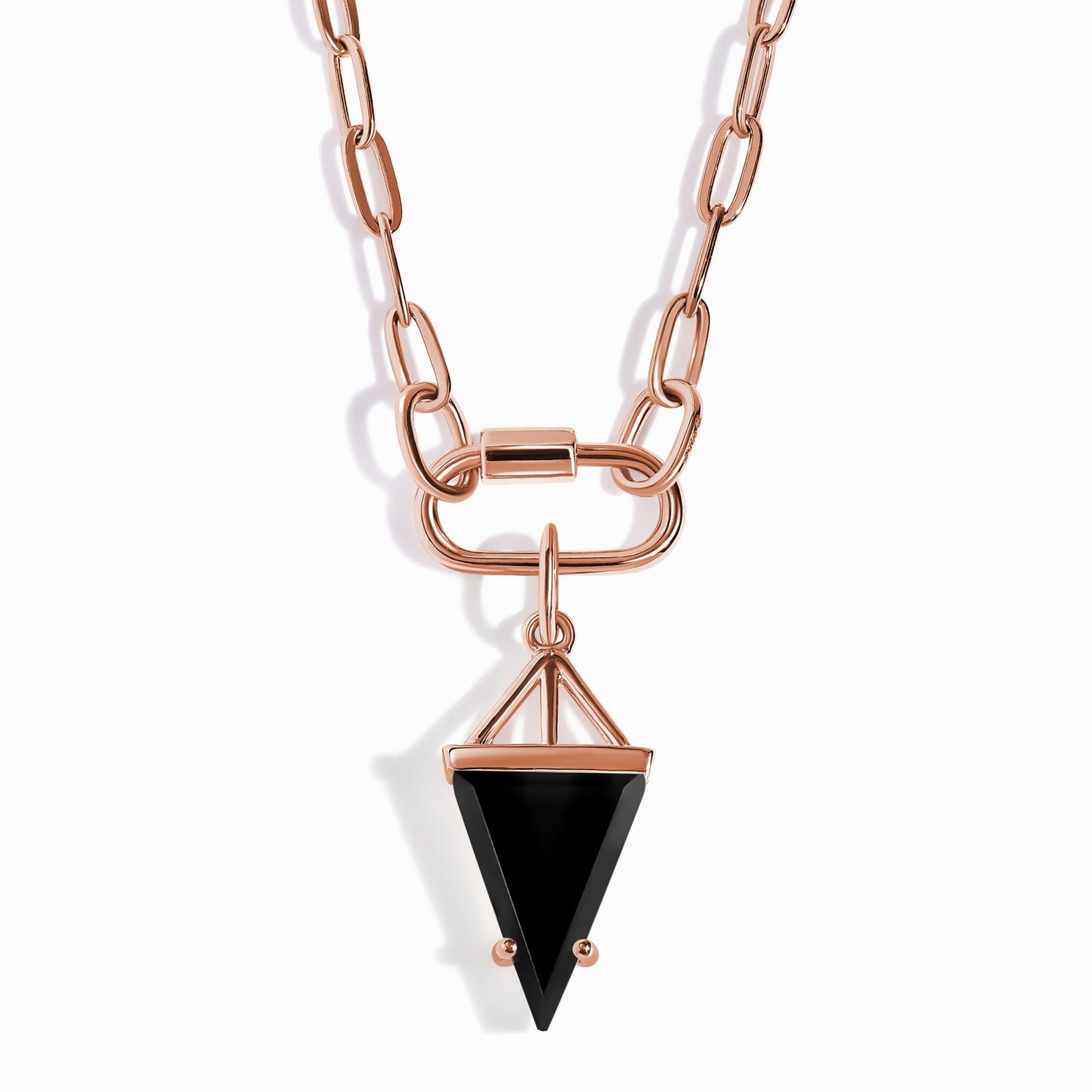 Collier d'essence karmatique en obsidienne noire