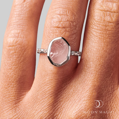 Bague en cristal brut - Quartz rose hypnotique