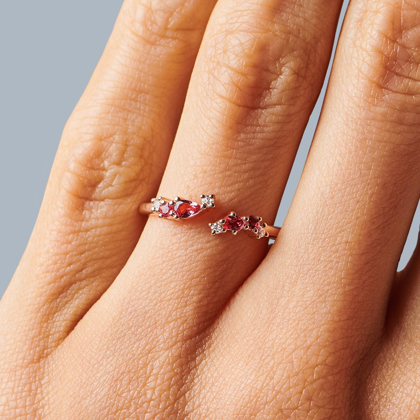 Bague ajustable en rubis Flourish - Pierre de naissance de juillet