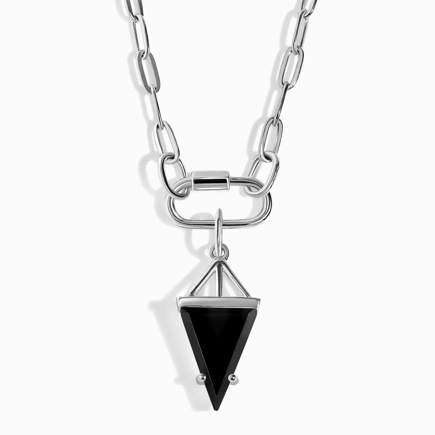 Collier d'essence karmatique en obsidienne noire