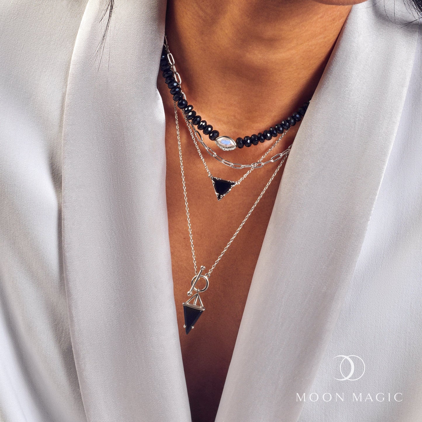 Collier en obsidienne noire - Héroïne T Lock
