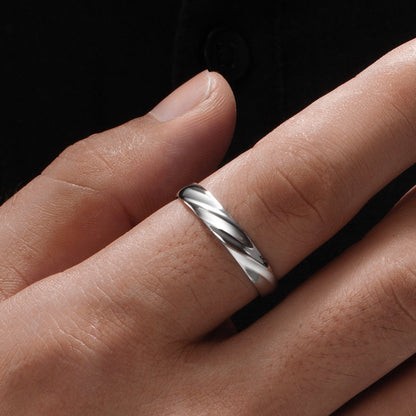 Twisted Unisize Ring