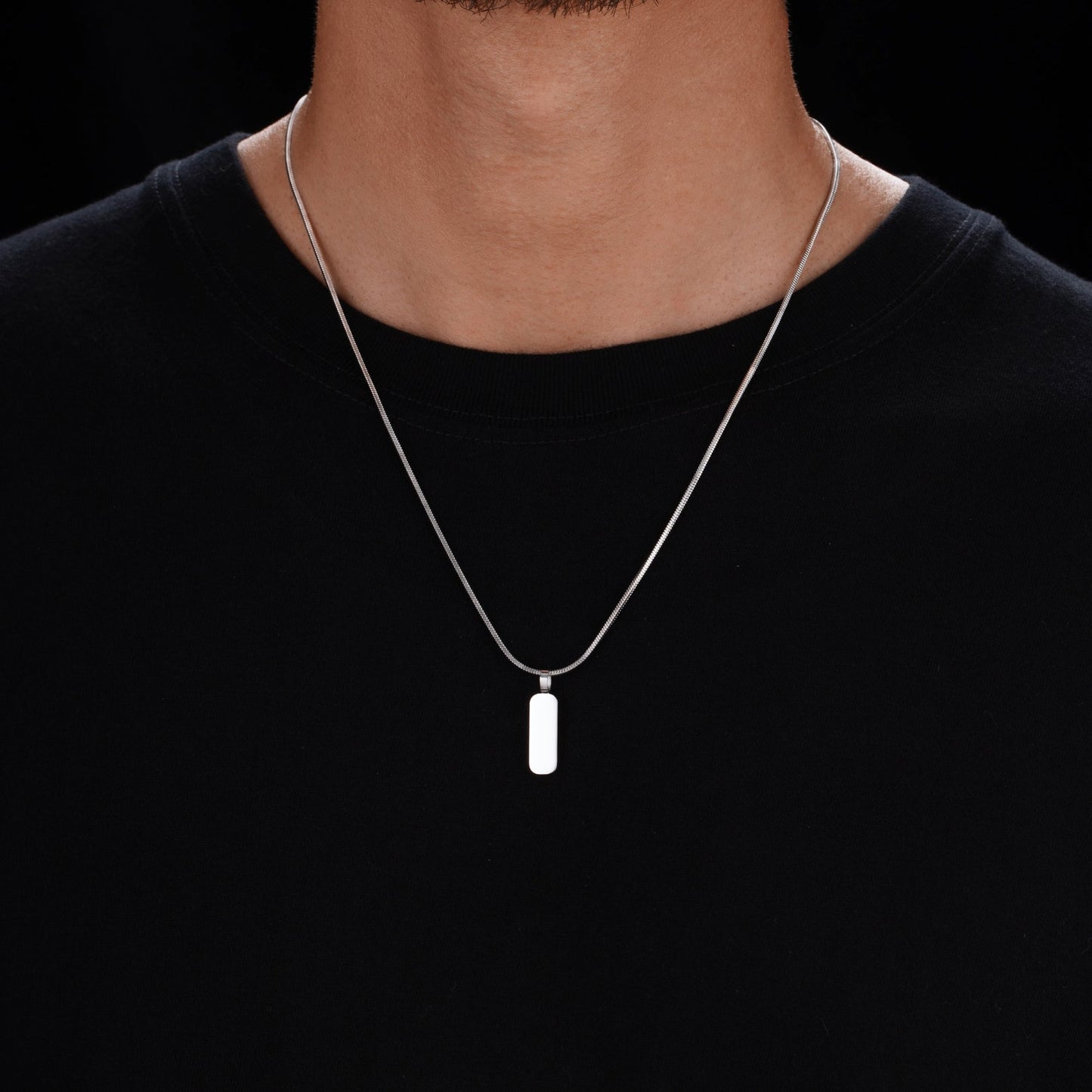 Minimal Pendant & Square Chain