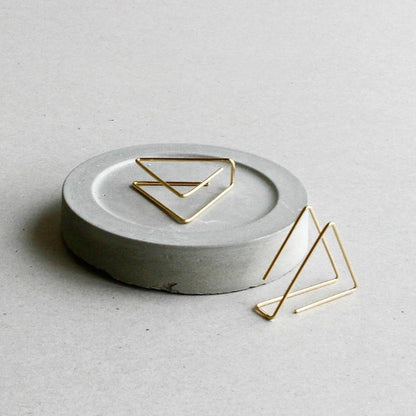 Boucles d'oreilles minimalistes à double triangle faites à la main