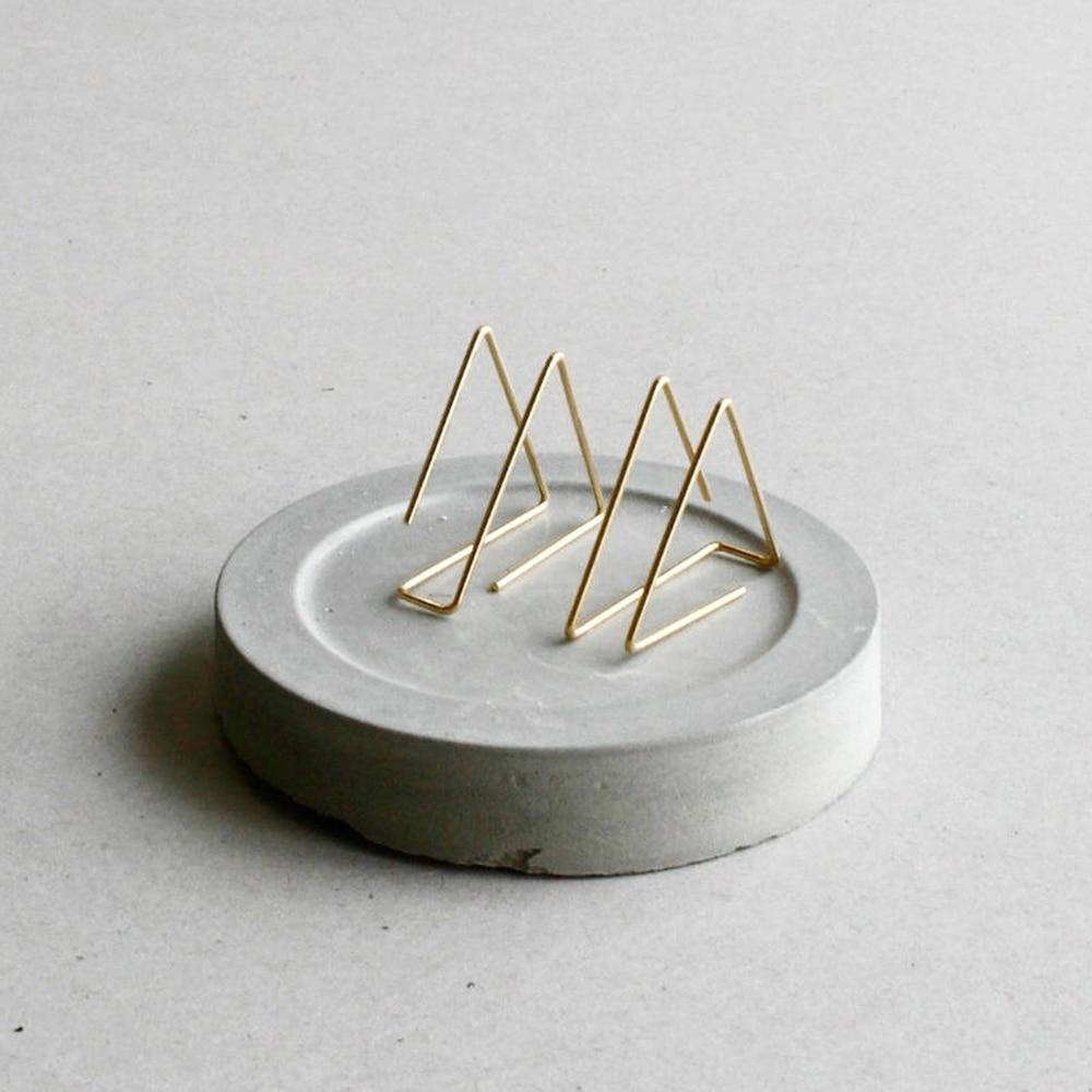 Boucles d'oreilles minimalistes à double triangle faites à la main