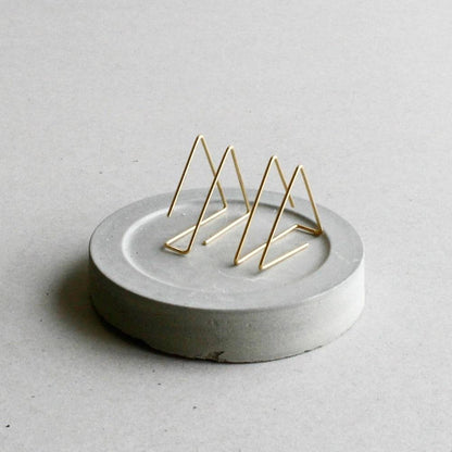 Boucles d'oreilles minimalistes à double triangle faites à la main