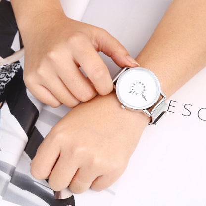 Montre-bracelet minimaliste avec bracelet en métal