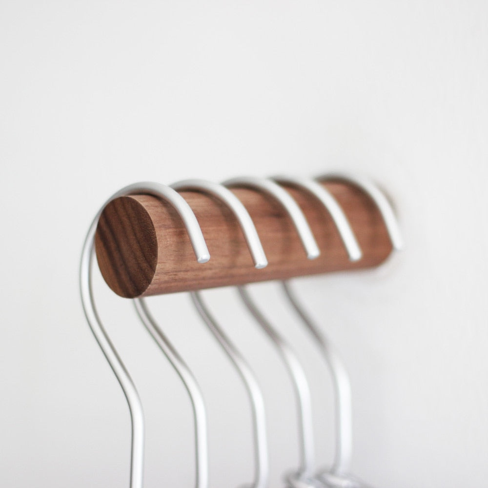 Patères minimalistes en bois