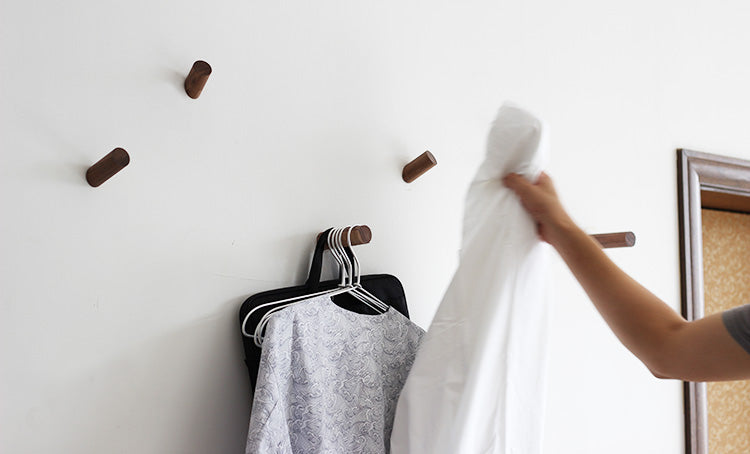 Patères minimalistes en bois
