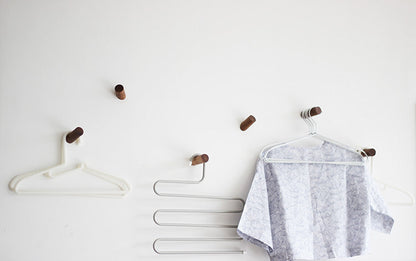 Patères minimalistes en bois