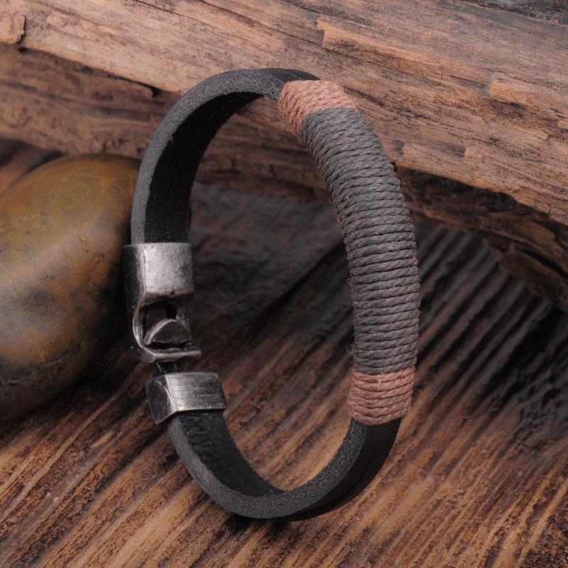 Bracelet en cuir enveloppé de chanvre